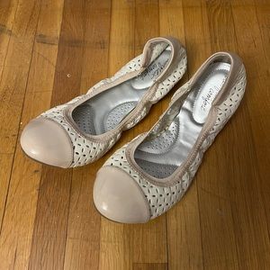 Dexflex Comfort flats. White cut out with Nude toe